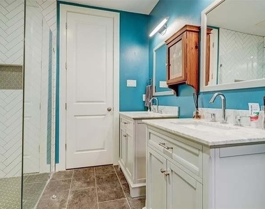510 Lovett Boulevard - Photo Thumbnail 12