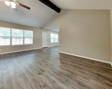 16854 Gleneagle Drive N - Photo Thumbnail 3