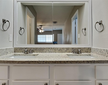 16854 Gleneagle Drive N - Photo Thumbnail 11