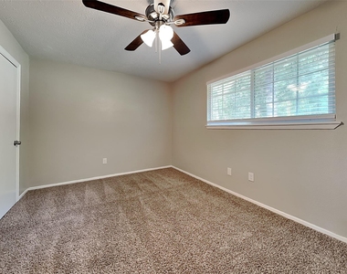 16854 Gleneagle Drive N - Photo Thumbnail 13