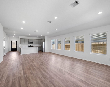5010 Lavaridge Drive - Photo Thumbnail 9
