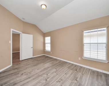 706 River Delta Lane - Photo Thumbnail 33