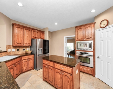 706 River Delta Lane - Photo Thumbnail 12