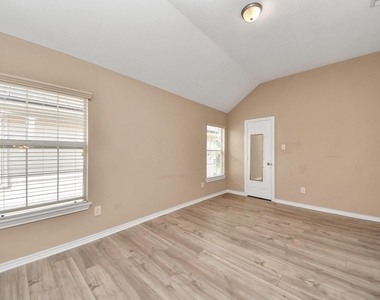 706 River Delta Lane - Photo Thumbnail 32