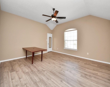 706 River Delta Lane - Photo Thumbnail 35