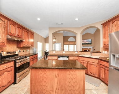 706 River Delta Lane - Photo Thumbnail 8