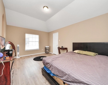 706 River Delta Lane - Photo Thumbnail 40