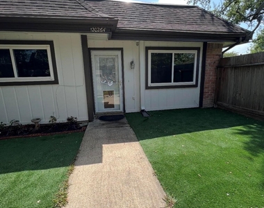 12026 Mighty Oak Dr - Photo Thumbnail 8
