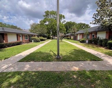 12026 Mighty Oak Dr - Photo Thumbnail 3