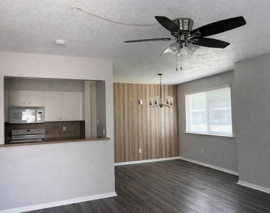 12026 Mighty Oak Dr - Photo Thumbnail 4