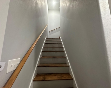 6610 Haight Street - Photo Thumbnail 6