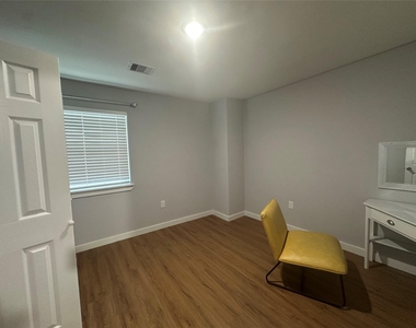 6610 Haight Street - Photo Thumbnail 8