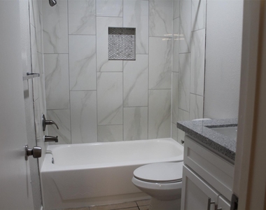 1122 Brenda Lane - Photo Thumbnail 7