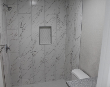 1122 Brenda Lane - Photo Thumbnail 6