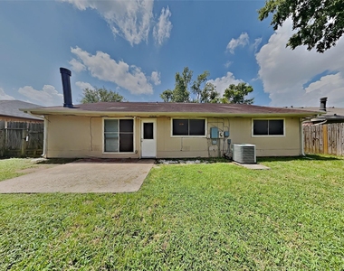 11914 Osage Park Drive - Photo Thumbnail 17