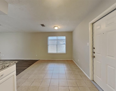 11914 Osage Park Drive - Photo Thumbnail 5