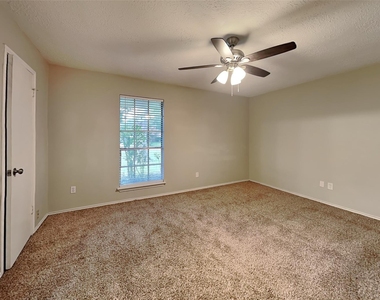 11914 Osage Park Drive - Photo Thumbnail 8
