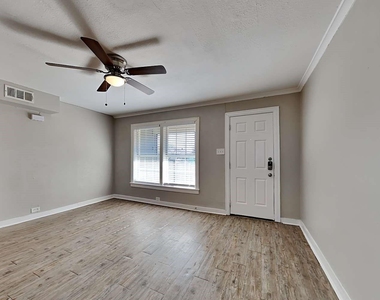 403 E Standifer Street - Photo Thumbnail 1