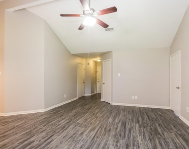 19718 Rackingham Place - Photo Thumbnail 3