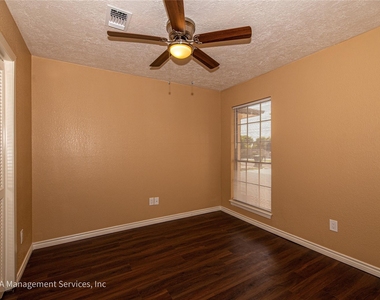 12834 Timothy Drive - Photo Thumbnail 11