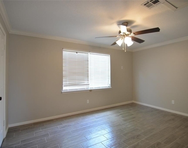 19118 Challe Circle W - Photo Thumbnail 17