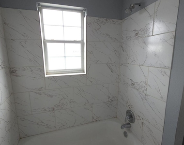 1012 Ann Street - Photo Thumbnail 5
