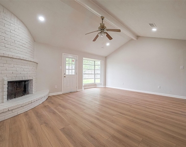 6919 Maczali Drive - Photo Thumbnail 3