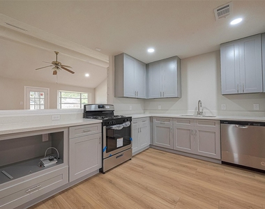 6919 Maczali Drive - Photo Thumbnail 8