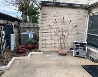 2142 Greenbriar Colony Drive - Photo Thumbnail 14
