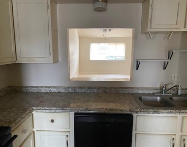 2142 Greenbriar Colony Drive - Photo Thumbnail 8