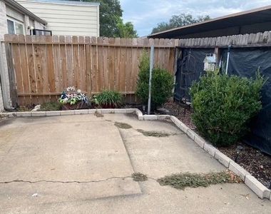 2142 Greenbriar Colony Drive - Photo Thumbnail 13