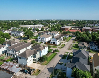 2306 Wipprecht Street - Photo Thumbnail 32