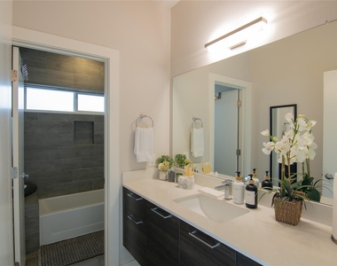 2306 Wipprecht Street - Photo Thumbnail 7