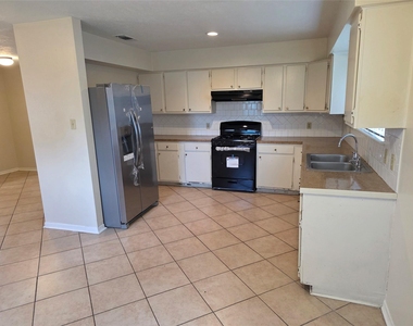 4601 Reveille Street - Photo Thumbnail 7