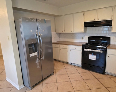 4601 Reveille Street - Photo Thumbnail 8