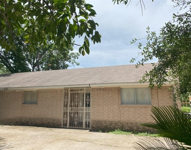 4601 Reveille Street - Photo Thumbnail 2