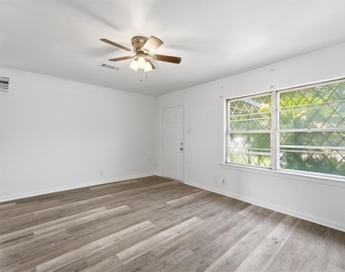 3711 Cosby Street - Photo Thumbnail 9