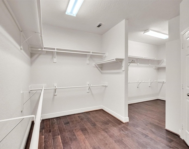 5303 Riverstone Crossing Drive - Photo Thumbnail 20