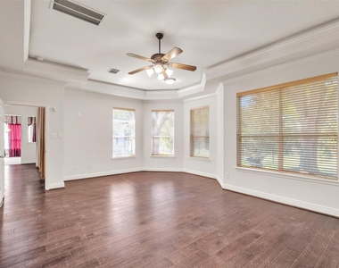 5303 Riverstone Crossing Drive - Photo Thumbnail 16