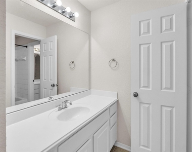 5303 Riverstone Crossing Drive - Photo Thumbnail 27