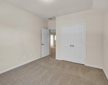 5303 Riverstone Crossing Drive - Photo Thumbnail 32