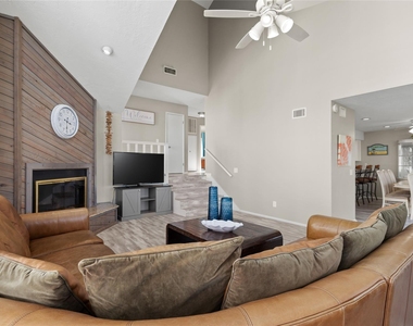 21812 Frio Drive - Photo Thumbnail 12