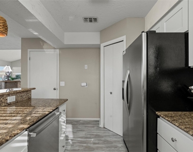 21812 Frio Drive - Photo Thumbnail 17