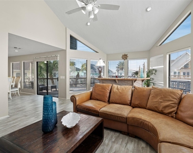 21812 Frio Drive - Photo Thumbnail 11