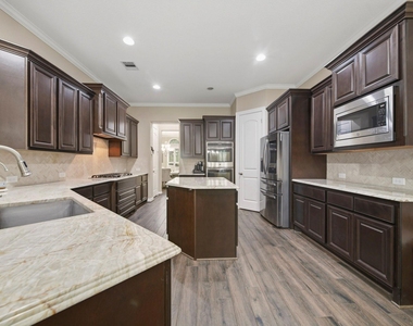 11 Marino Drive - Photo Thumbnail 6
