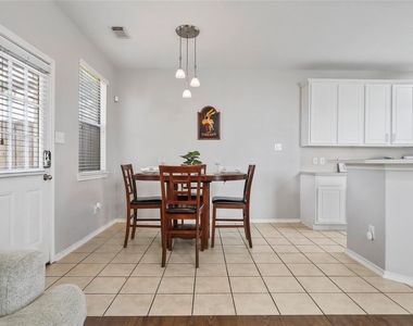 418 Folk Crest Lane - Photo Thumbnail 8