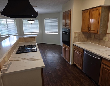 15114 Farndale Drive - Photo Thumbnail 6