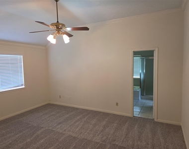 15114 Farndale Drive - Photo Thumbnail 8