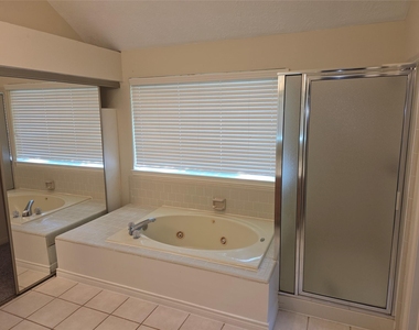 15114 Farndale Drive - Photo Thumbnail 11