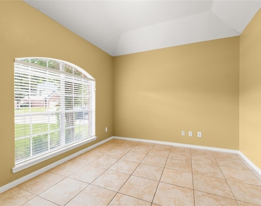 4111 Surreydon Drive - Photo Thumbnail 3